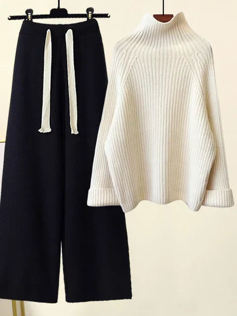 Maria Grazia™ | Comodo set a due pezzi con collo a lupetto e maniche lunghe